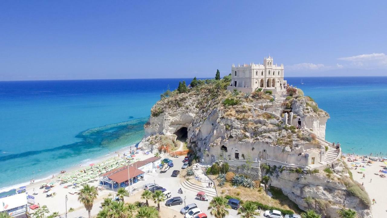 Oudeis Holidays Apartments Tropea Exterior foto